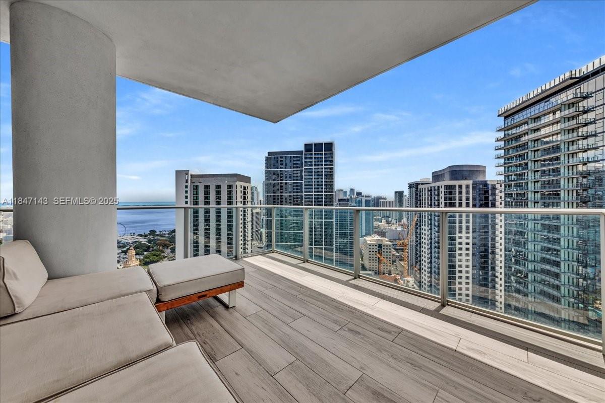 PARAMOUNT MIAMI WORLDCENT - Residential