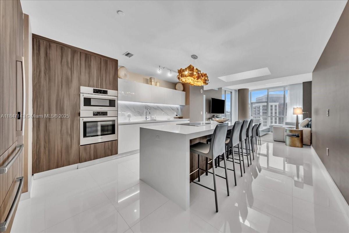 851 NE 1st Ave 3711