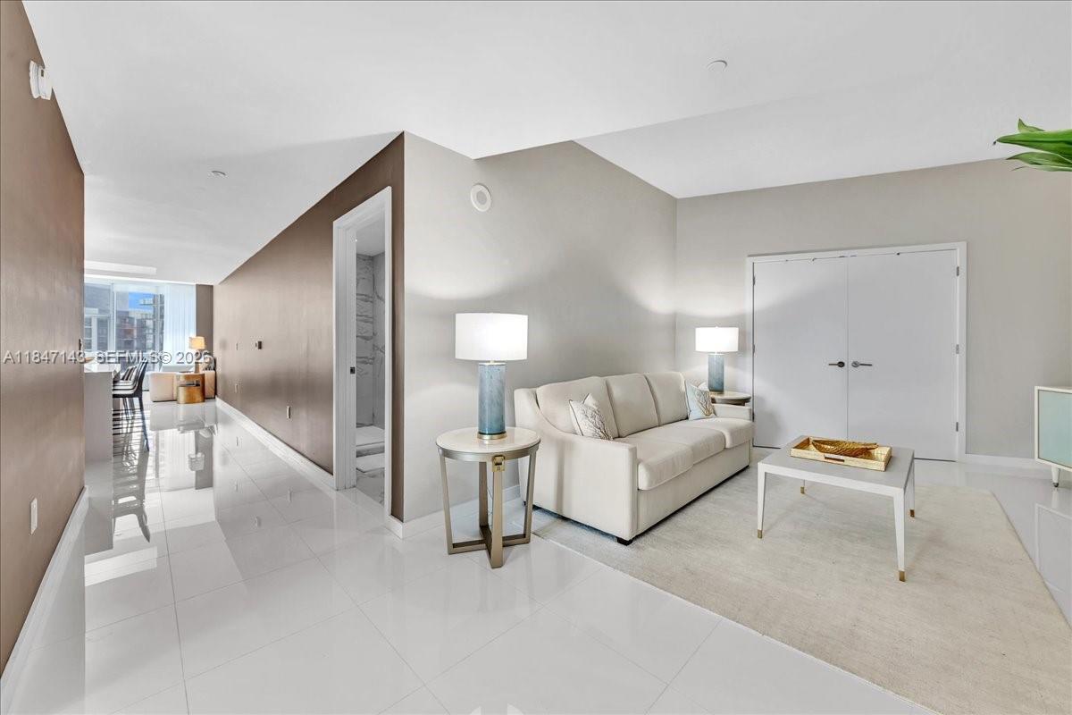 PARAMOUNT MIAMI WORLDCENT - Residential
