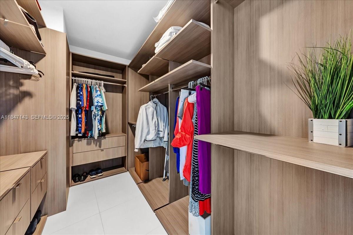 PARAMOUNT MIAMI WORLDCENT - Residential