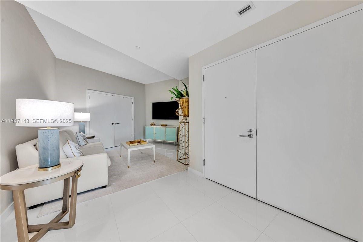 PARAMOUNT MIAMI WORLDCENT - Residential