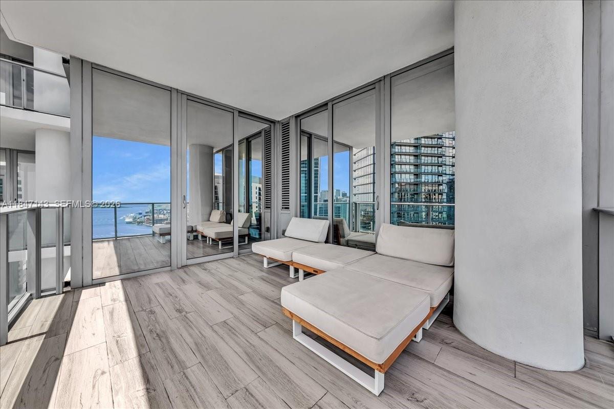 PARAMOUNT MIAMI WORLDCENT - Residential