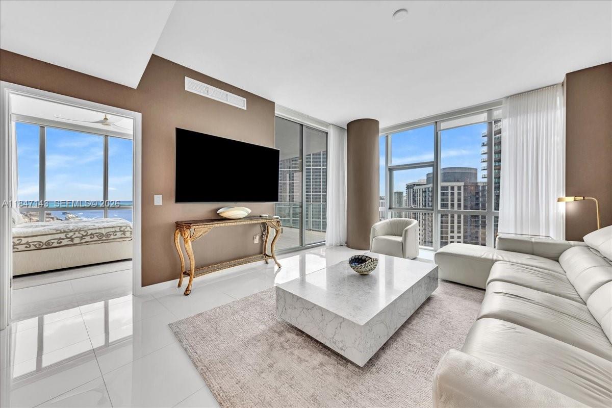 PARAMOUNT MIAMI WORLDCENT - Residential