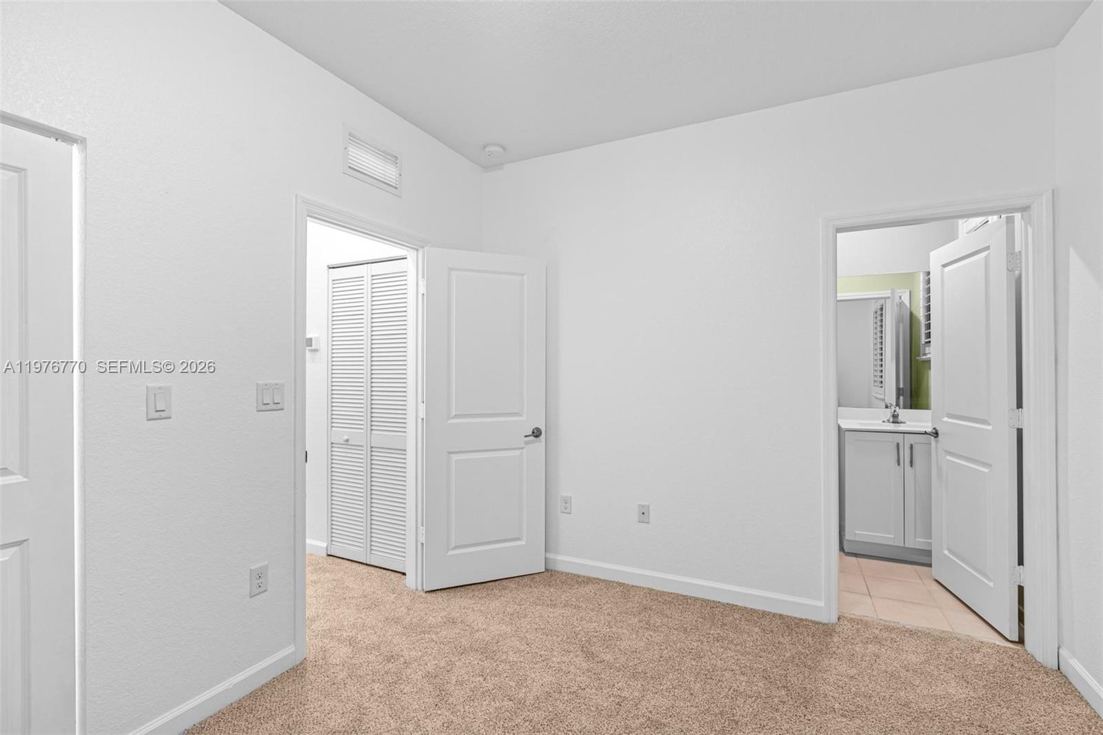 HOMESTEAD PARK OF COMMERC - Residential Lease