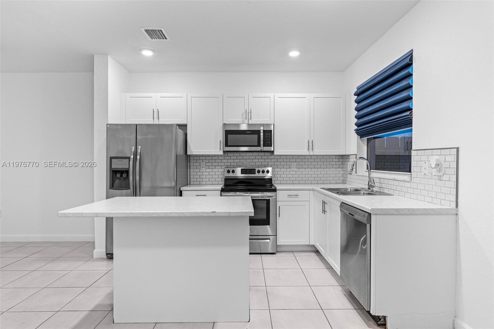 HOMESTEAD PARK OF COMMERC - Residential Lease