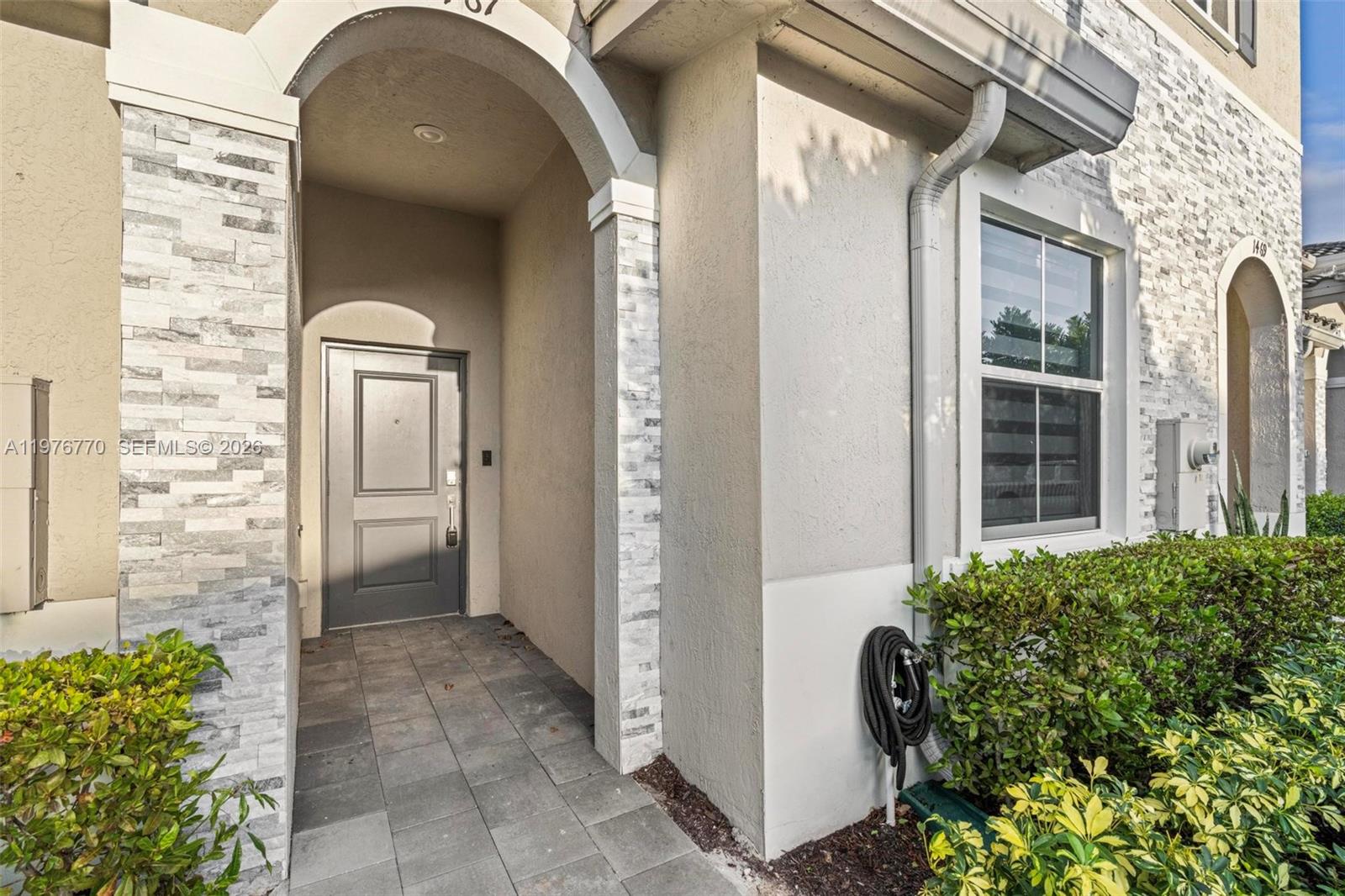 HOMESTEAD PARK OF COMMERC - Residential Lease