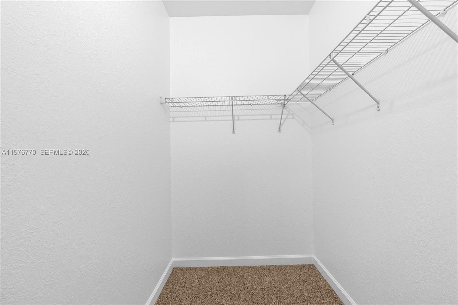 HOMESTEAD PARK OF COMMERC - Residential Lease