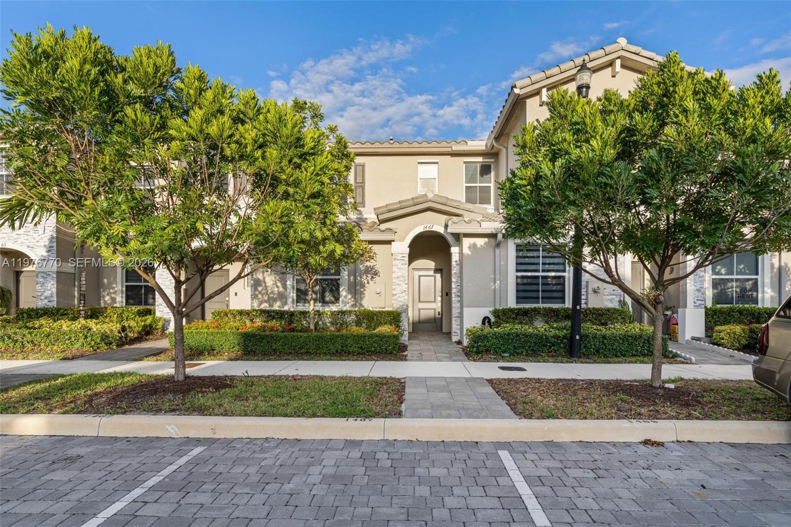 HOMESTEAD PARK OF COMMERC - Residential Lease