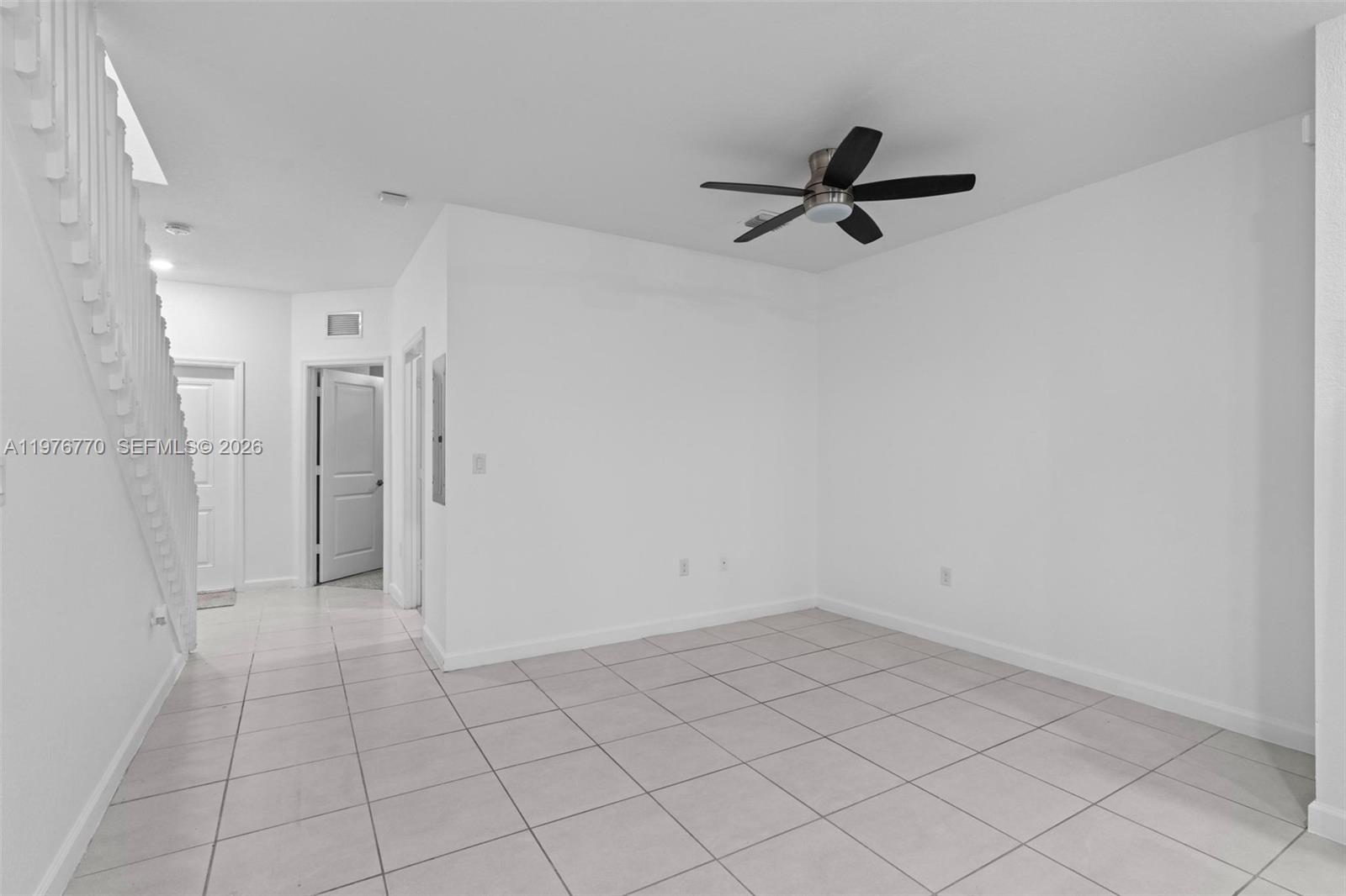 HOMESTEAD PARK OF COMMERC - Residential Lease