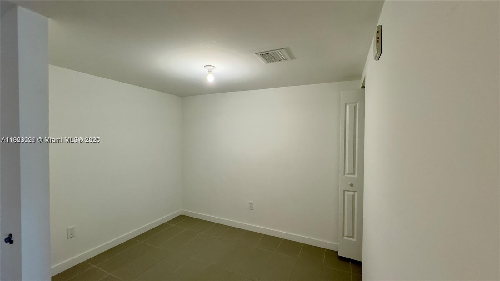 CANVAS CONDO - Residential Lease