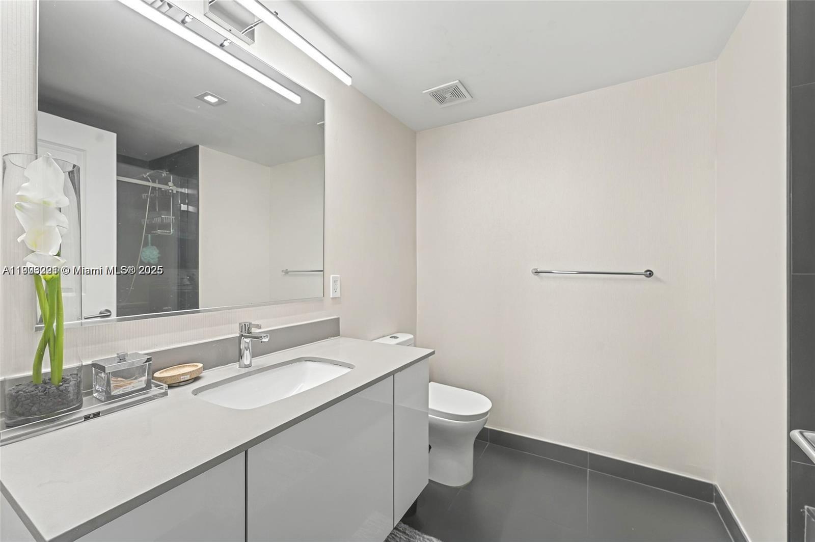 CANVAS CONDO - Residential Lease