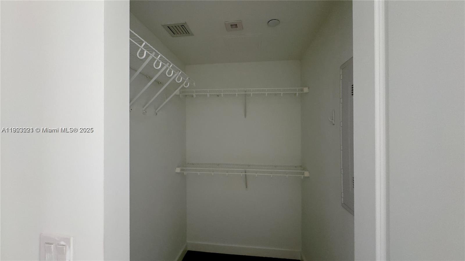 CANVAS CONDO - Residential Lease