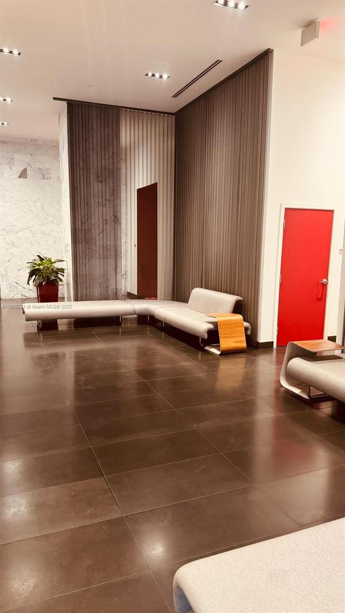 CANVAS CONDO - Residential Lease