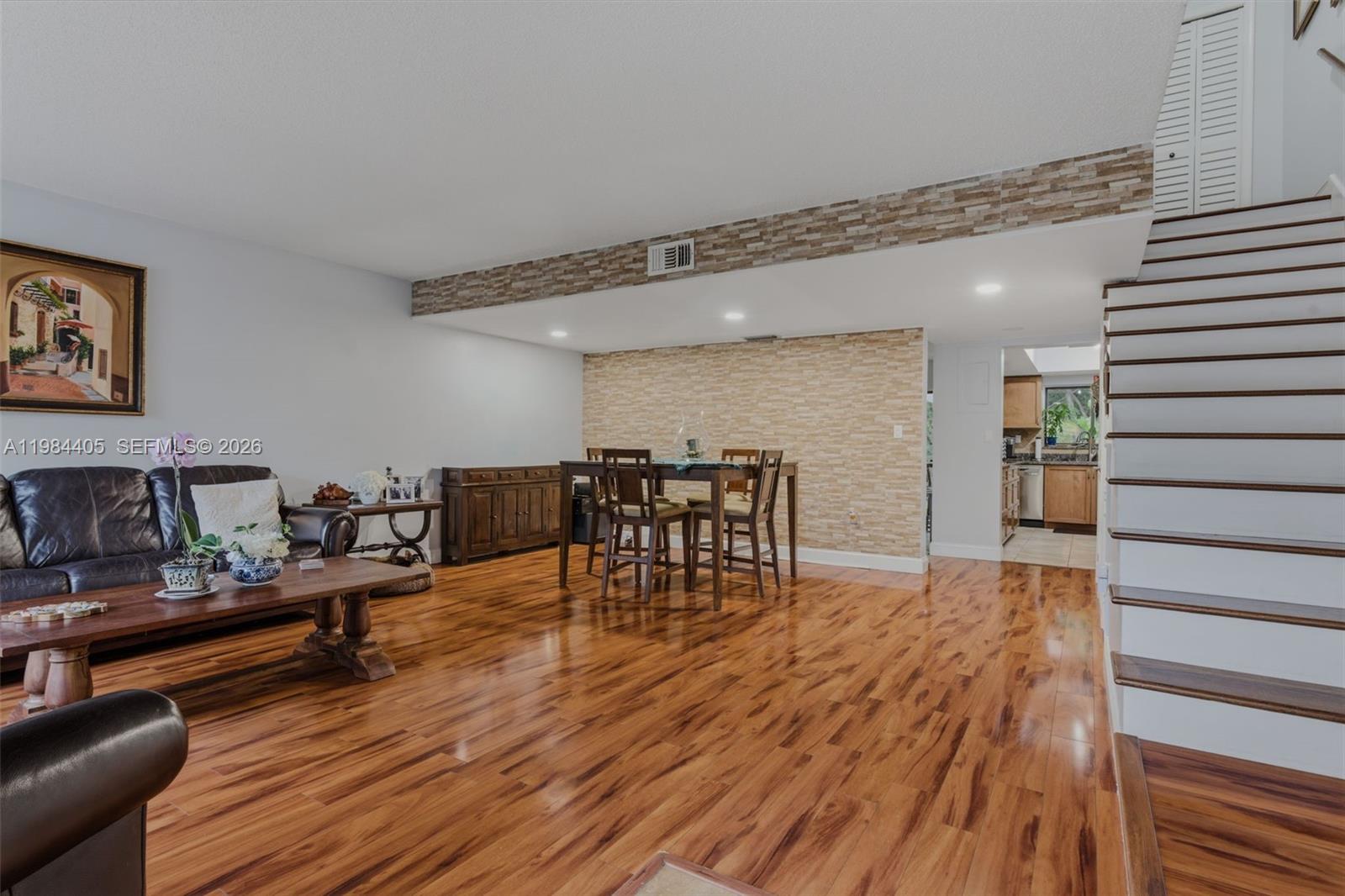 LAKEVIEW TOWNHOMES CONDO - Residential