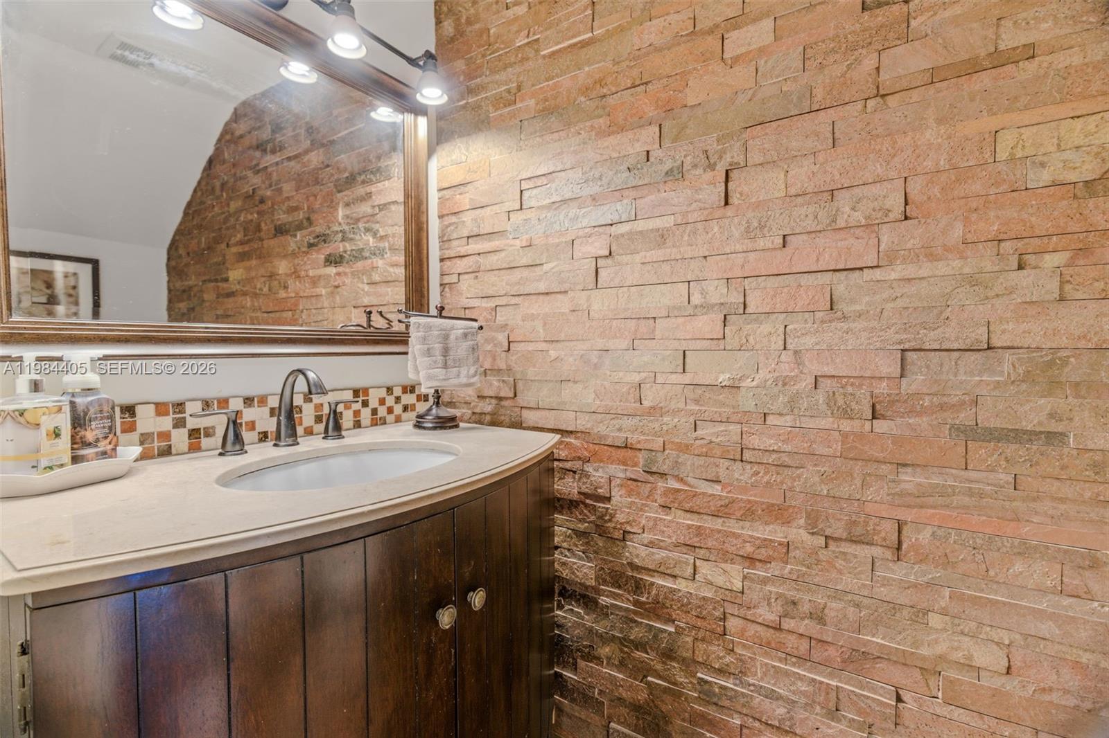 LAKEVIEW TOWNHOMES CONDO - Residential