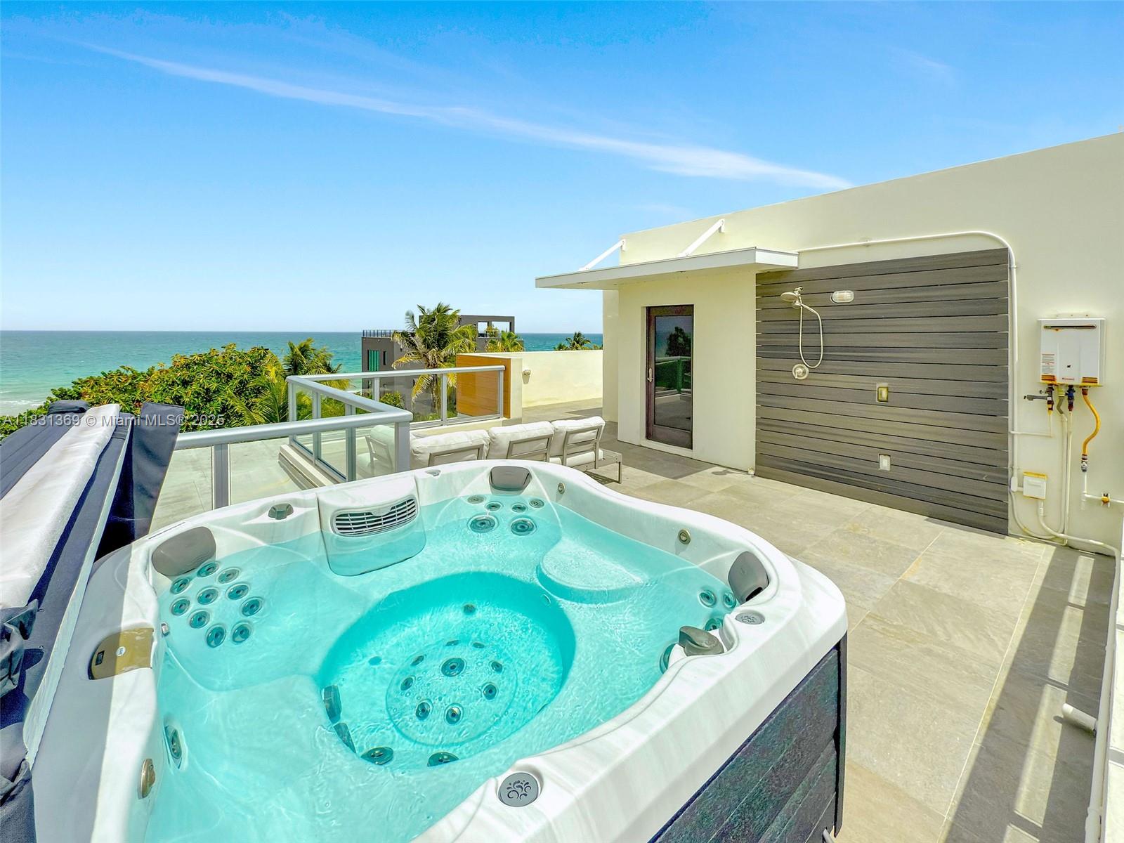 HOLLYWOOD CENTRAL BEACH - Residential