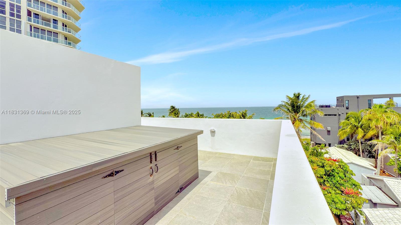 HOLLYWOOD CENTRAL BEACH - Residential