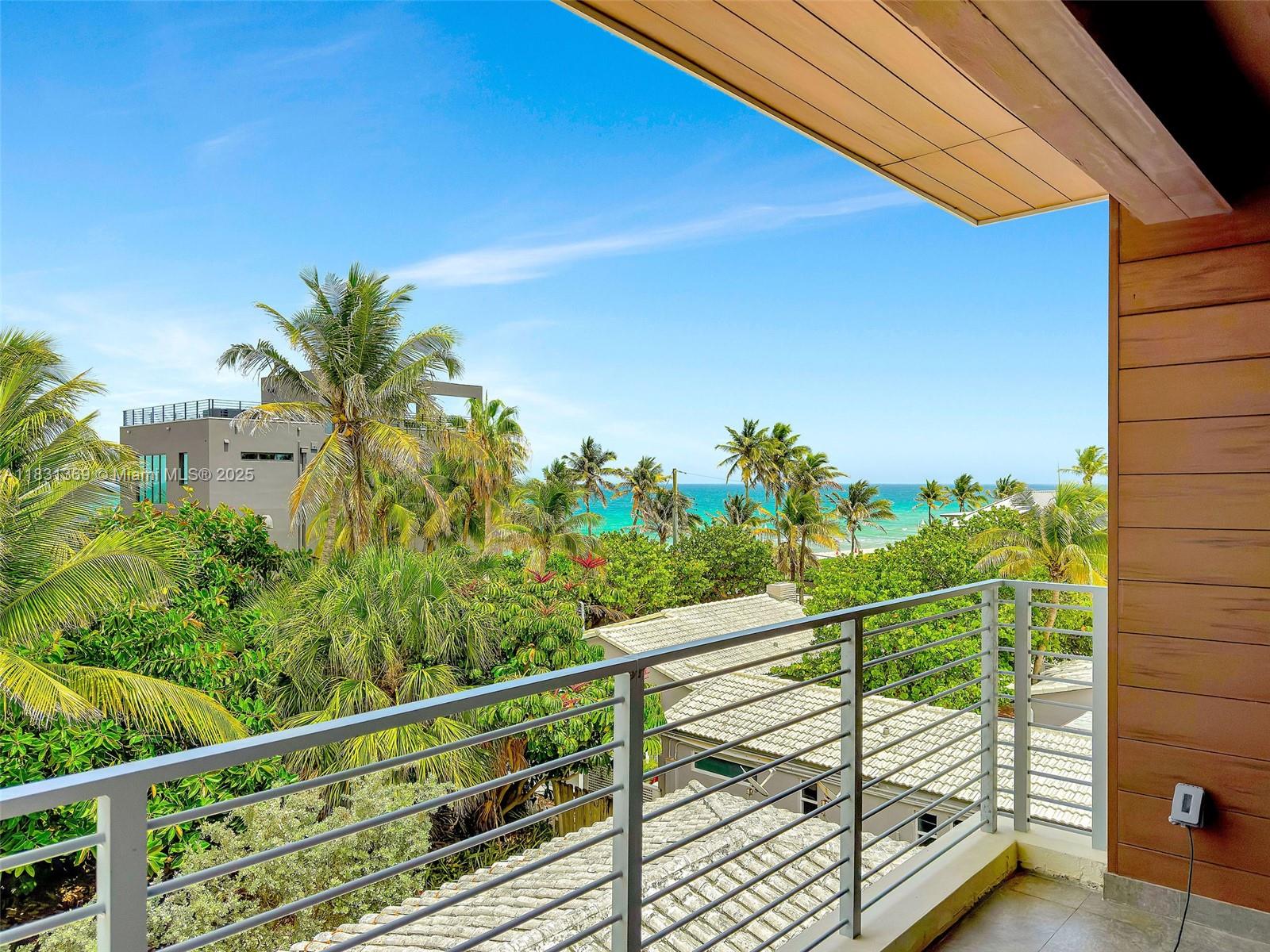 HOLLYWOOD CENTRAL BEACH - Residential