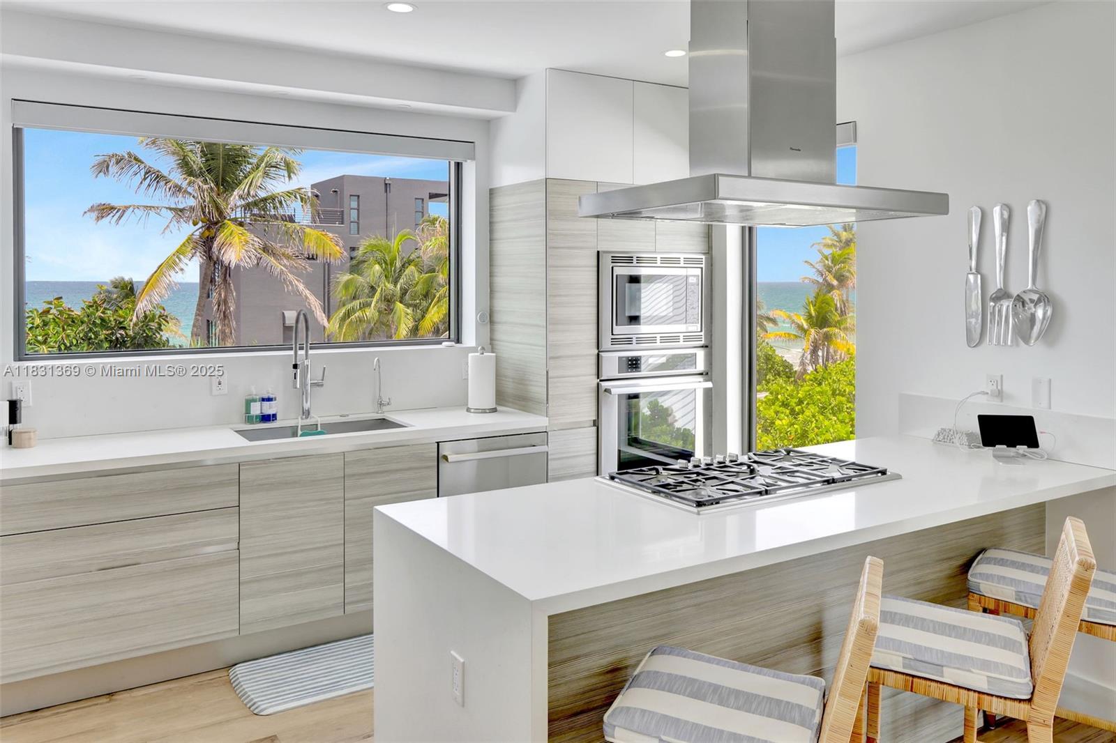 HOLLYWOOD CENTRAL BEACH - Residential