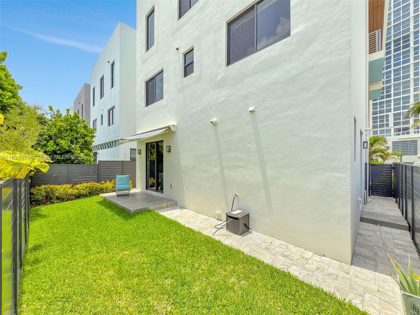 HOLLYWOOD CENTRAL BEACH - Residential