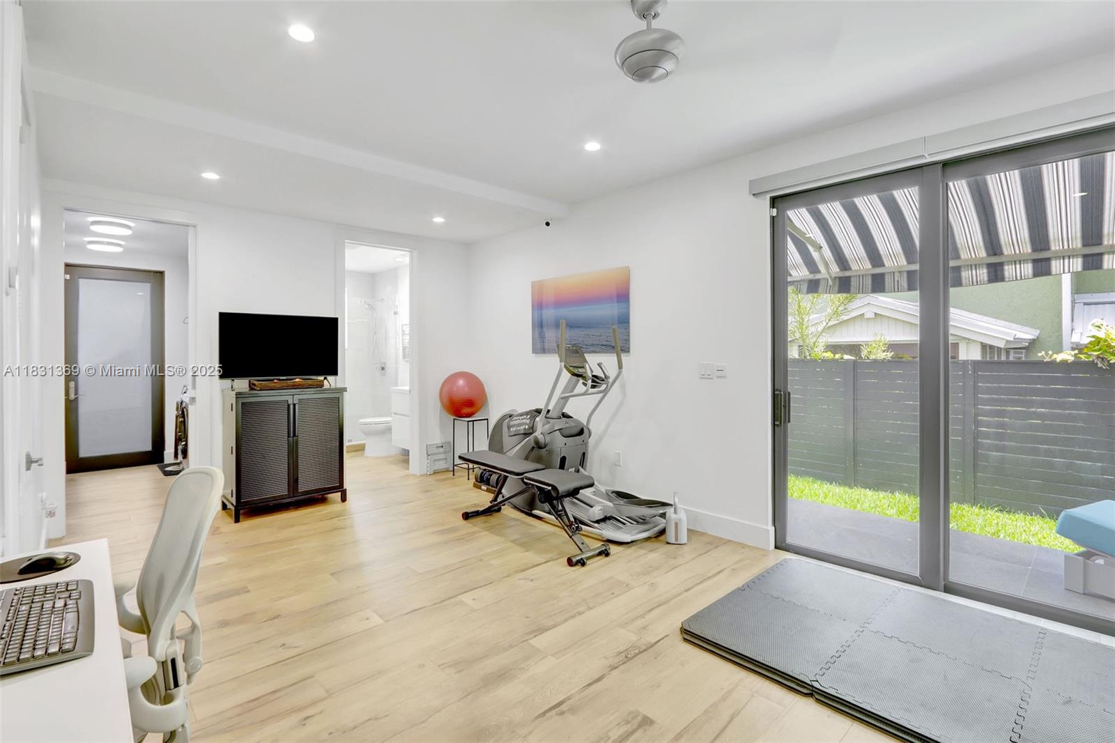 HOLLYWOOD CENTRAL BEACH - Residential