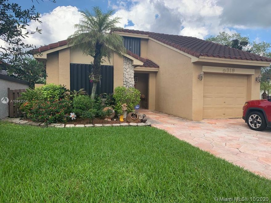 Nice 2/2 corner home with converted garage.  Spacious eat-in kitchen with granite countertops.  Nice size tiled backyard.  Washer and dryer are not included.  Located in a quiet gated community.  Call listing agent for showing.