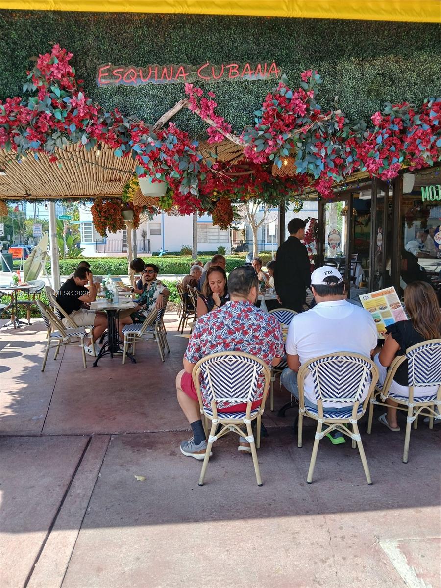 HAMPTON ON WASHINGTON AV - Residential