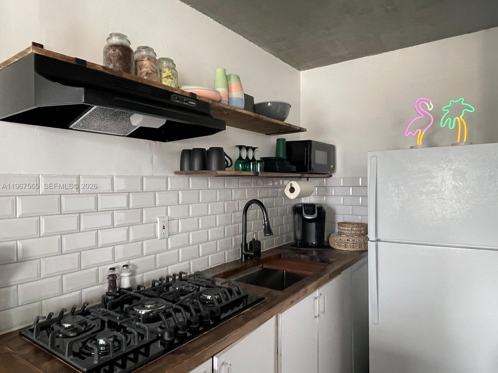 HAMPTON ON WASHINGTON AV - Residential