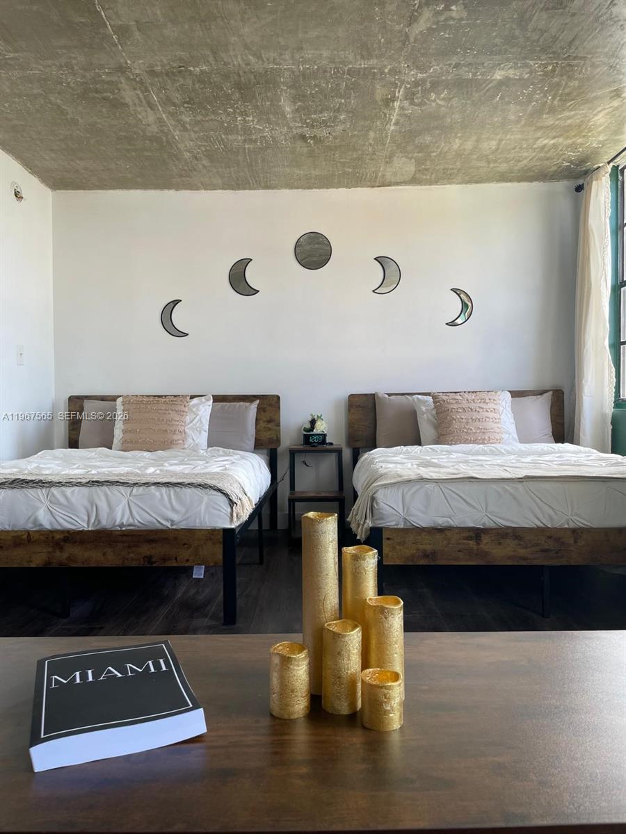 HAMPTON ON WASHINGTON AV - Residential