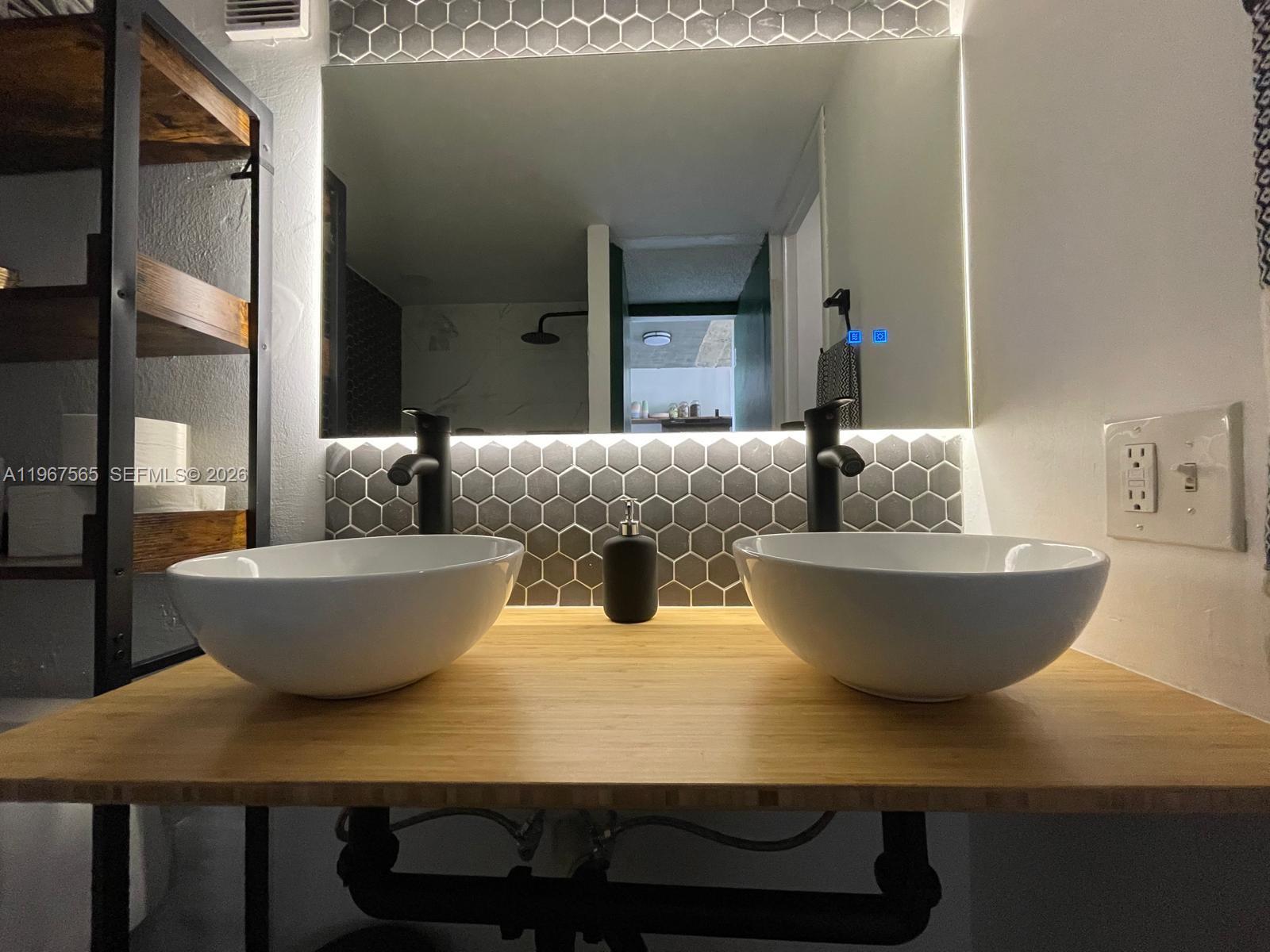 HAMPTON ON WASHINGTON AV - Residential