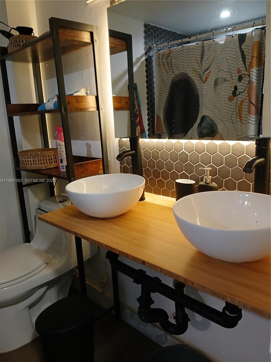 HAMPTON ON WASHINGTON AV - Residential