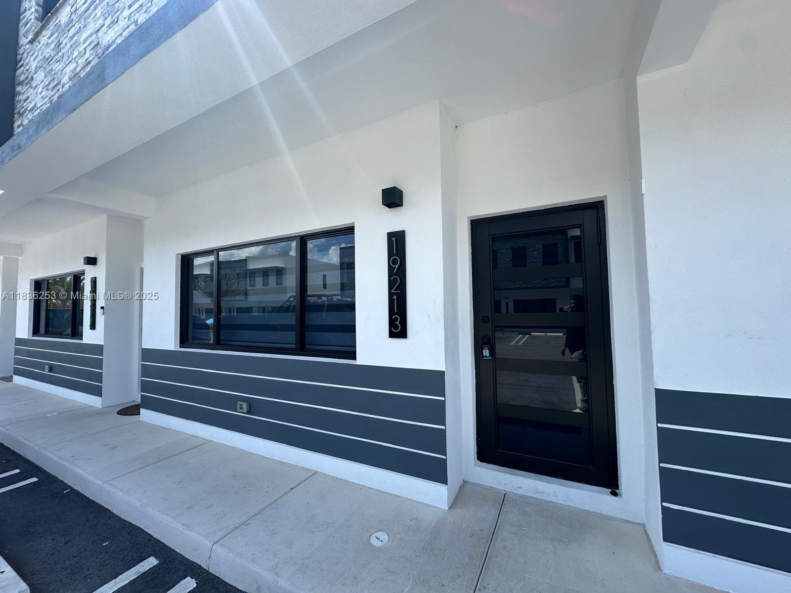 19213 NW 37th Ave 19197