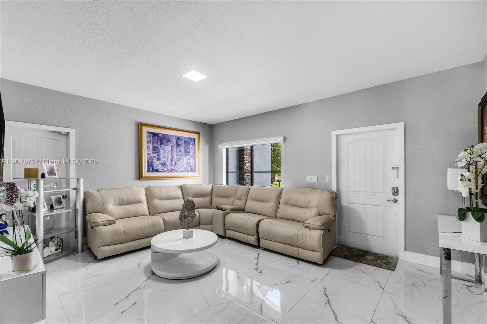 MOODY DRIVE HOMES - Residential