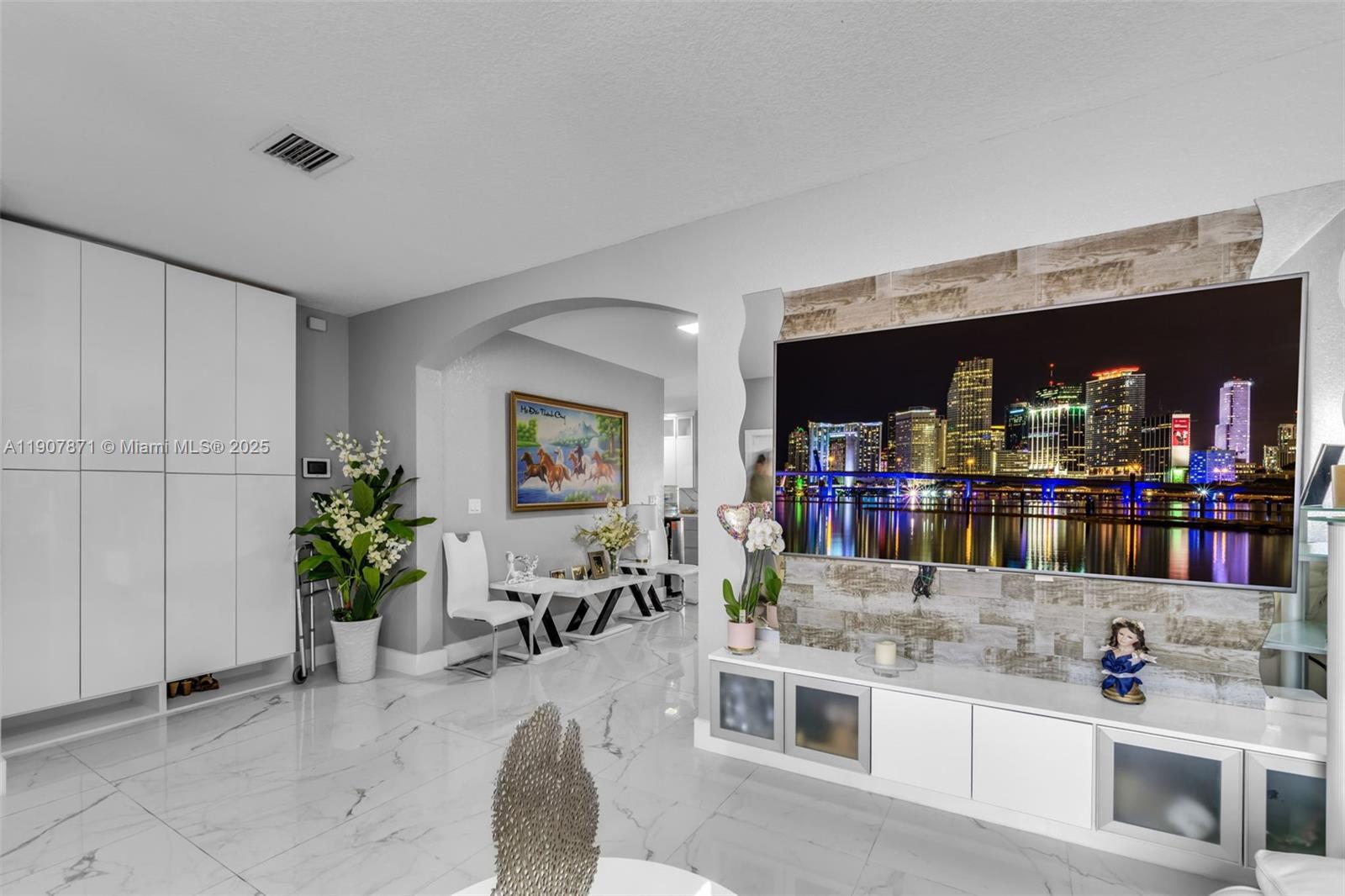 MOODY DRIVE HOMES - Residential