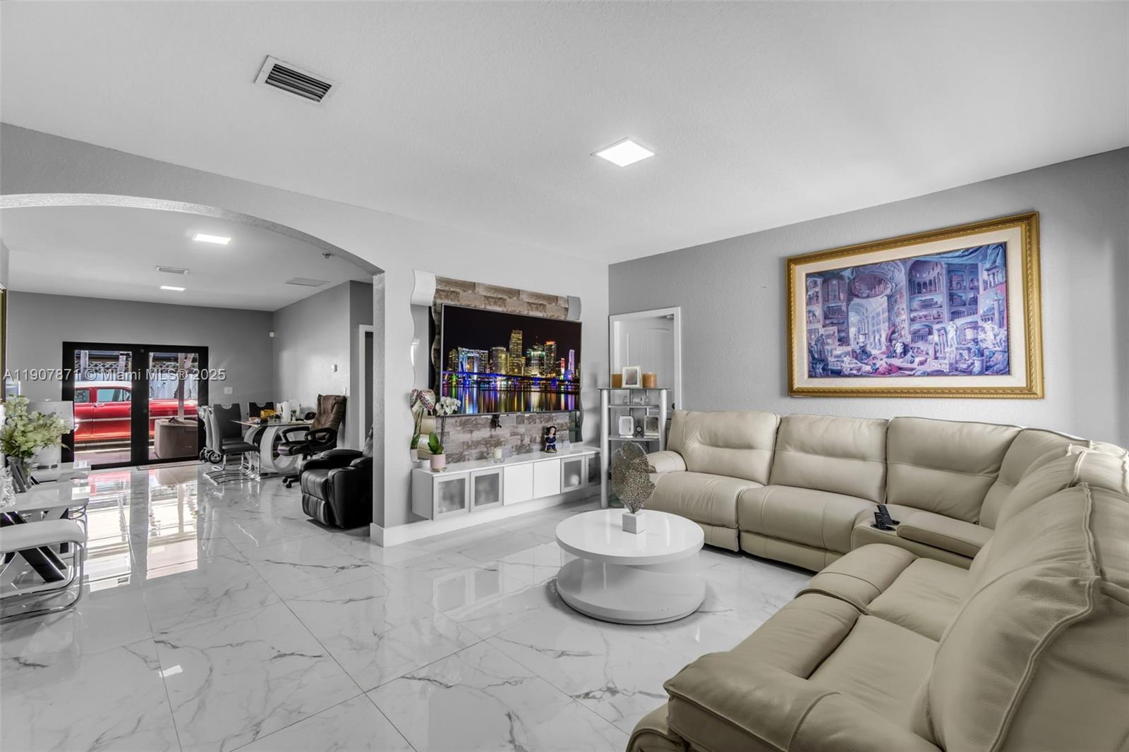 MOODY DRIVE HOMES - Residential