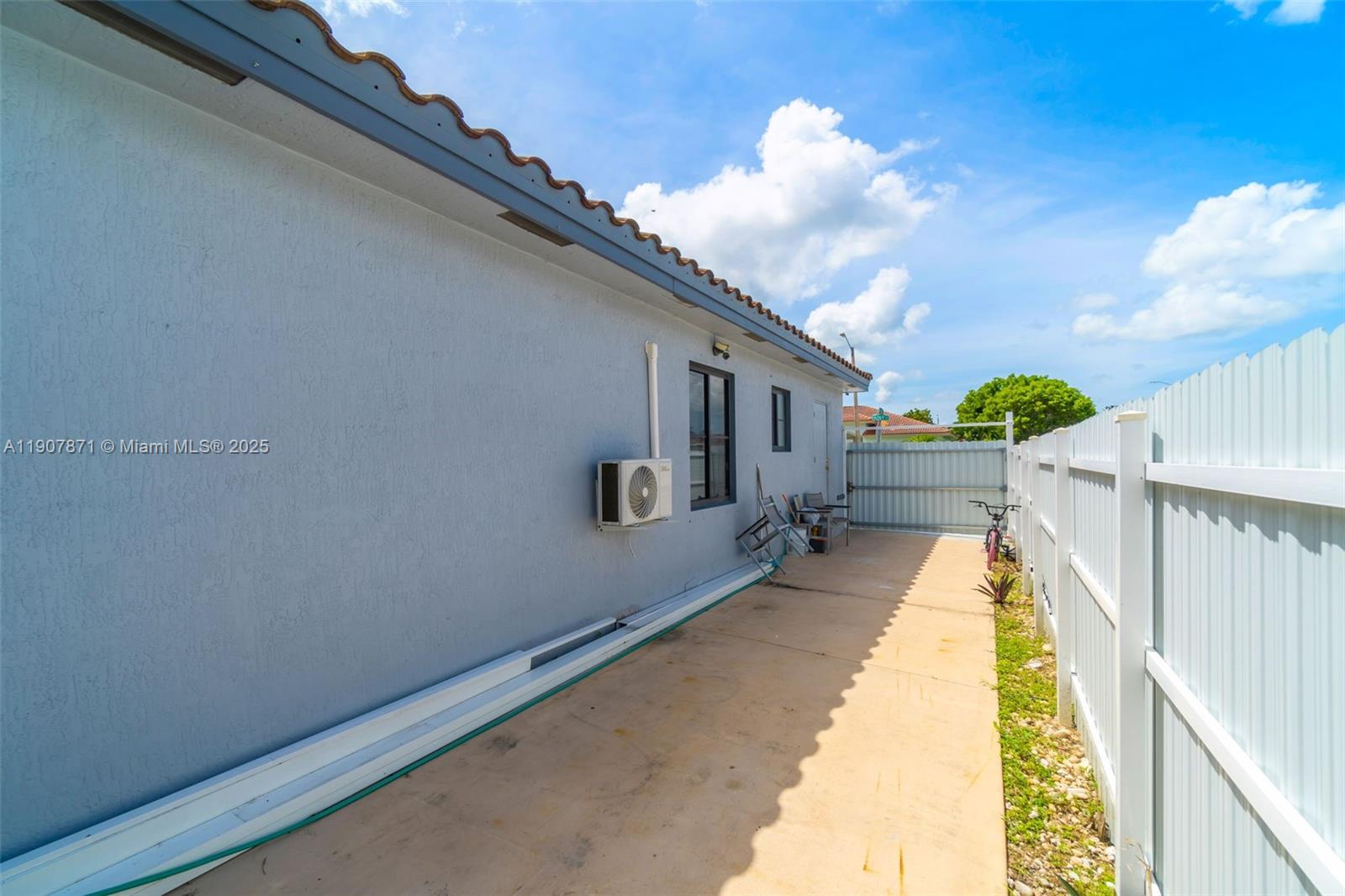 MOODY DRIVE HOMES - Residential