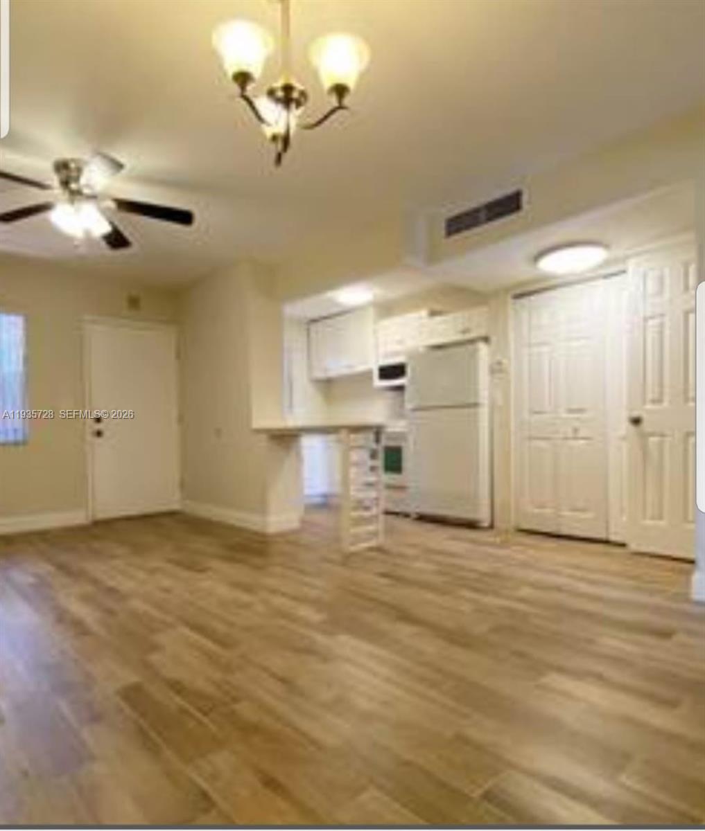 FOREVER ELEGANT CONDO - Residential