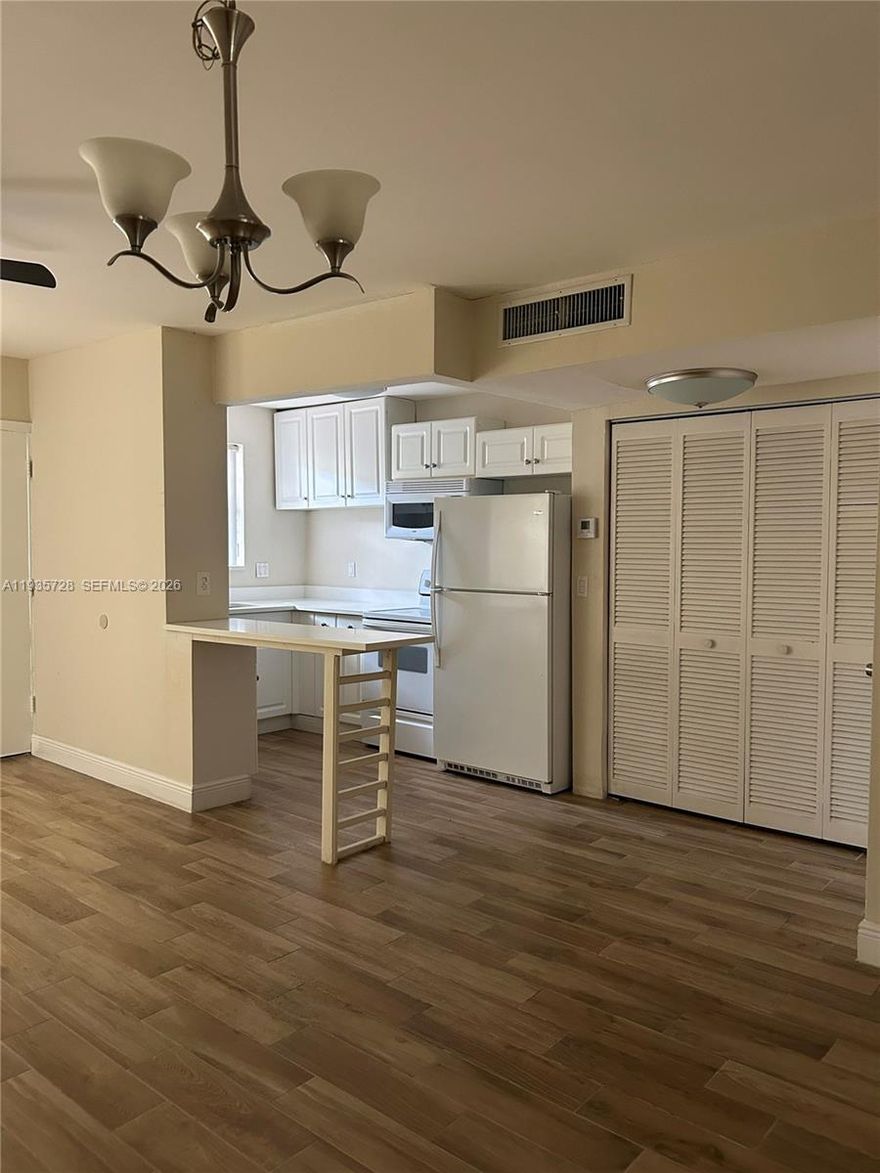Great location by MOCA Museum. Either you want to invest or live in the apartment, this recently remodeled unit, offers you 1 bedroom & 1.5 bath for comfort. wooden floors, 1 parking space, pool, laundry facilities, garden style apartment. Conveniently located closed to bus stop, shops, main highways, cafes, museums, city hall and more! Sorry, NO PETS allowed. It can be rented as soon as purchased. Also for RENT!
