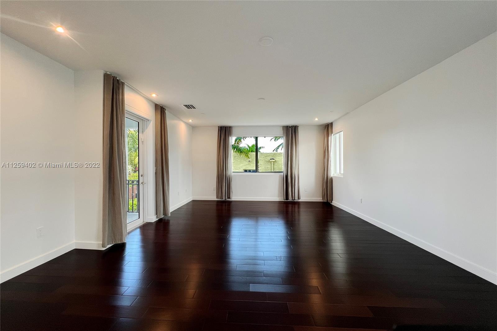 NAUTILUS SUB - Residential