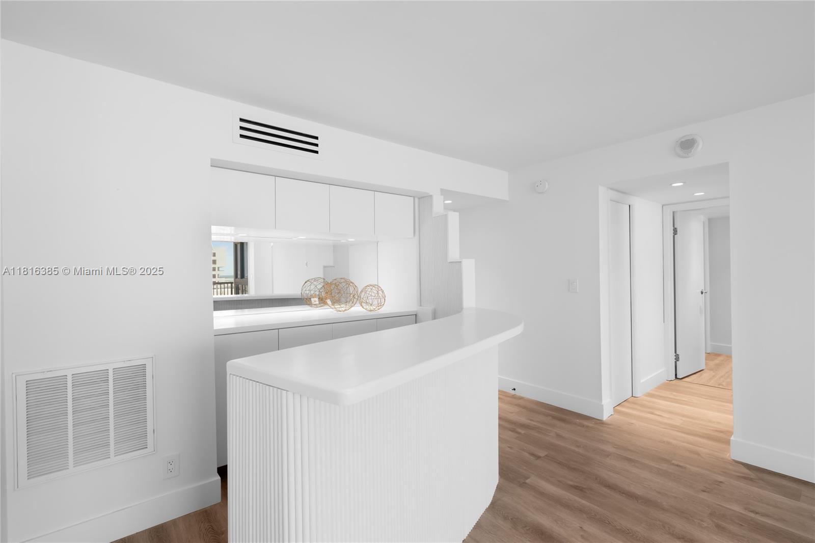 Rental Property at 2655 Collins Ave 2408, Miami Beach, Miami-Dade County, Florida - Bedrooms: 1 
Bathrooms: 2  - $4,750 MO.