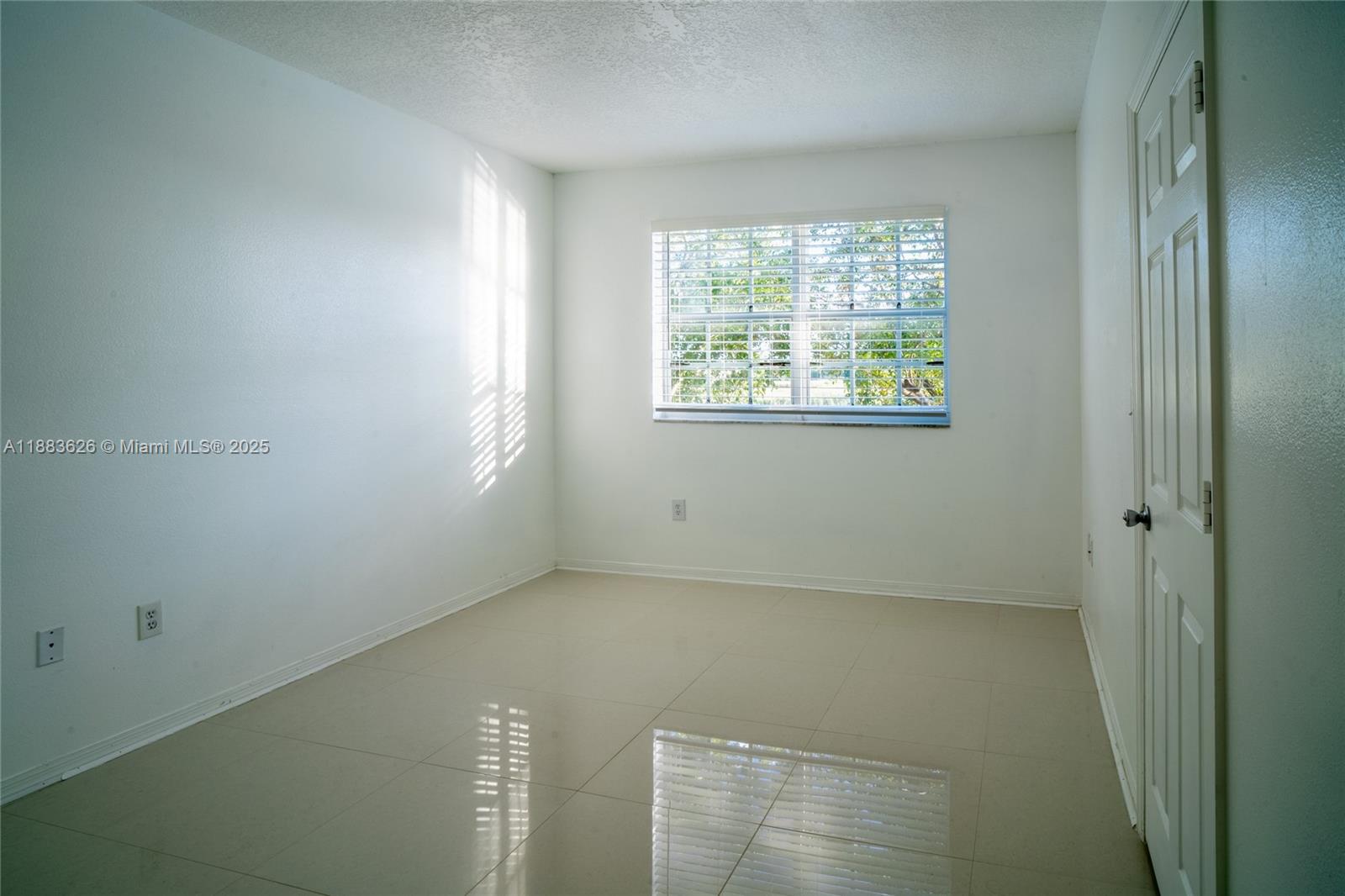 MARQUESA CONDO - Residential Lease