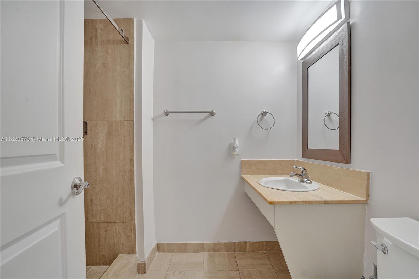 SUMMIT CONDO - Residential Lease