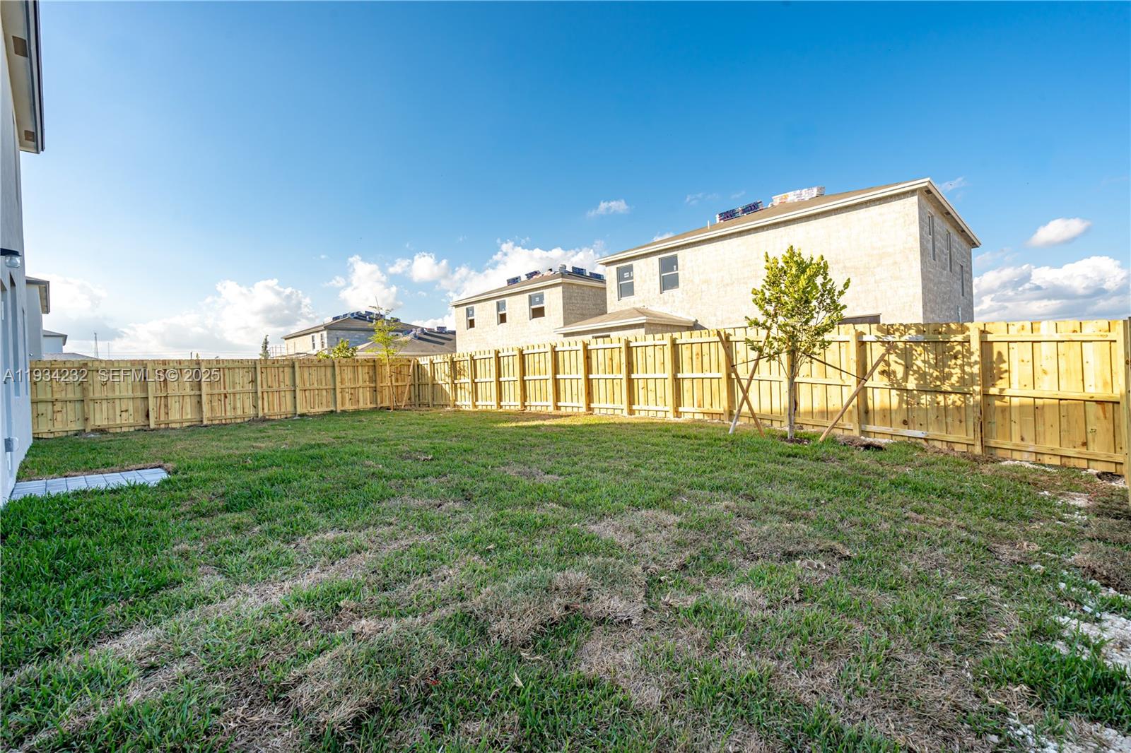 ACACIA ESTATES - Residential