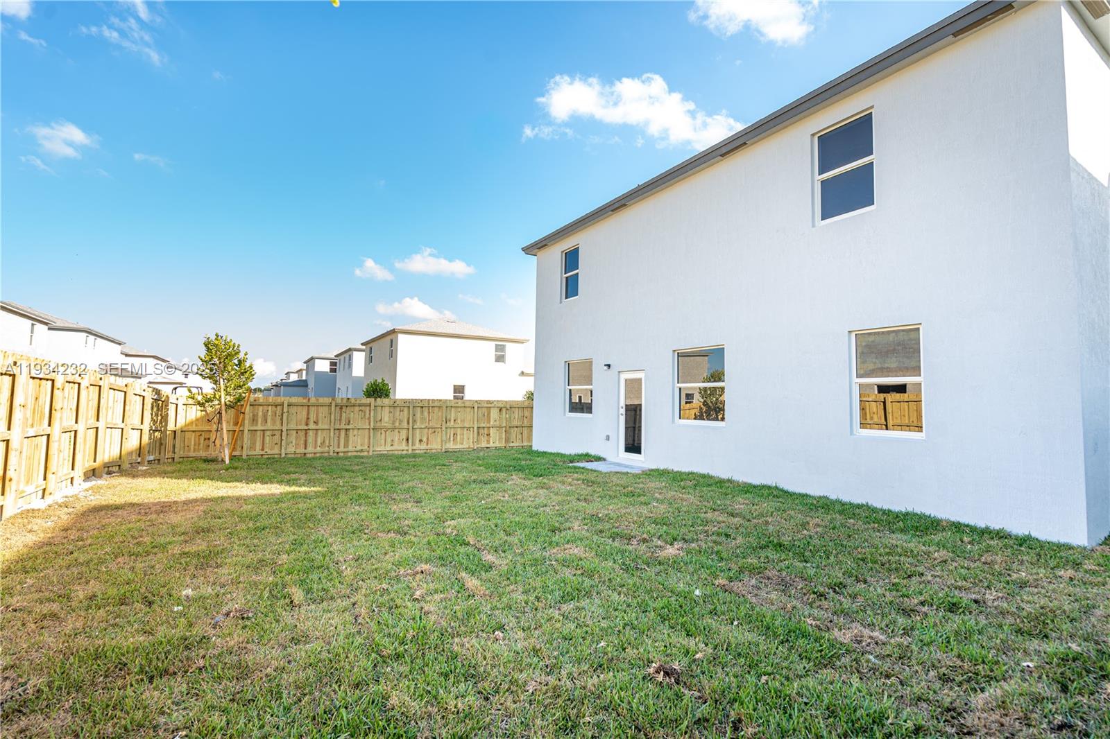 ACACIA ESTATES - Residential