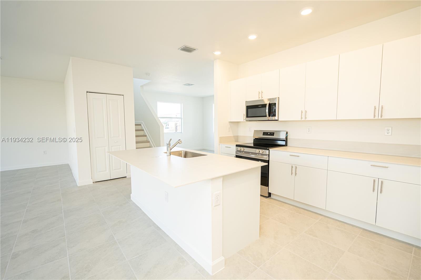 ACACIA ESTATES - Residential