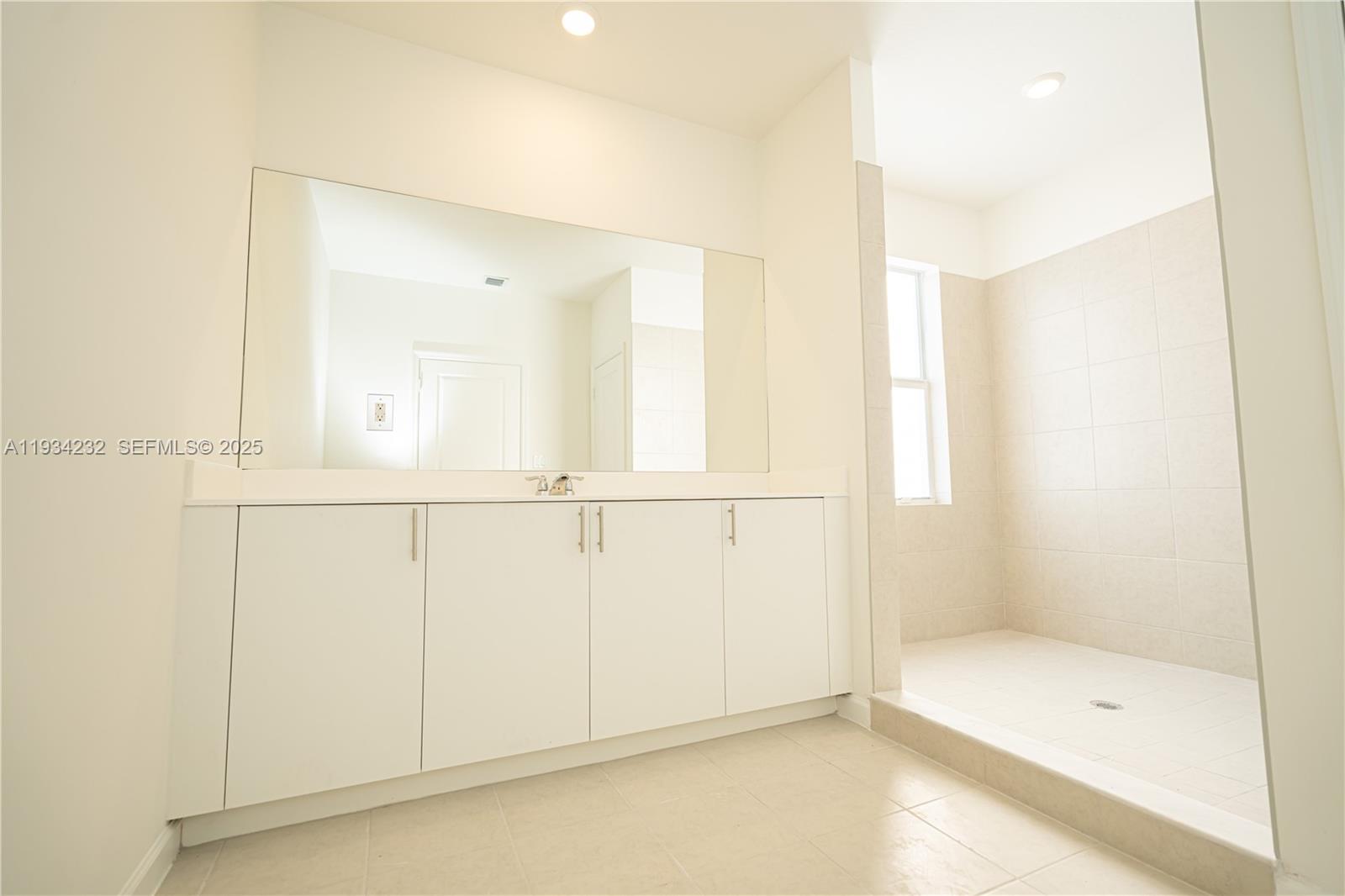 ACACIA ESTATES - Residential