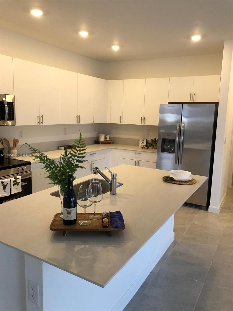 ACACIA ESTATES - Residential