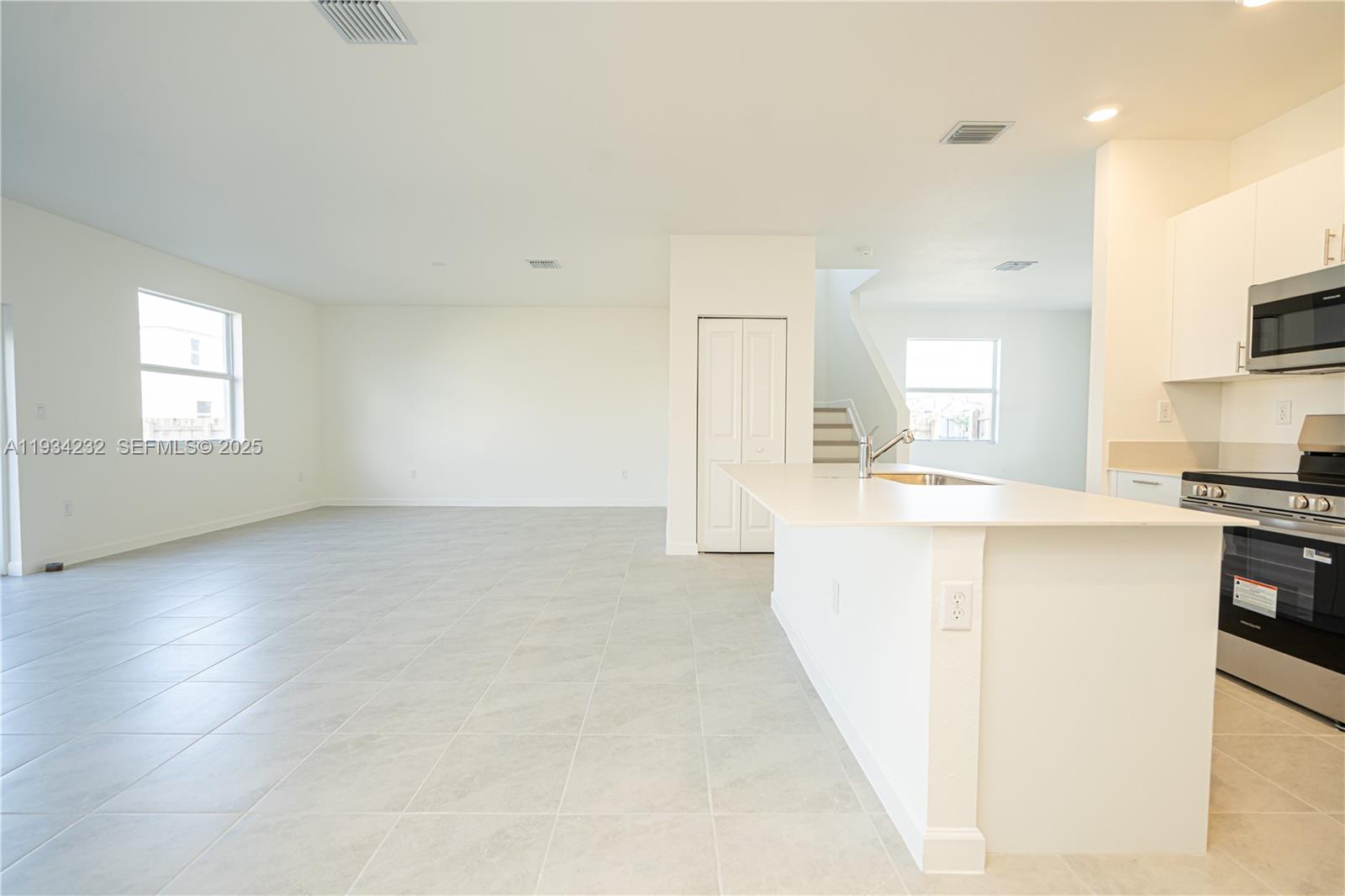 ACACIA ESTATES - Residential