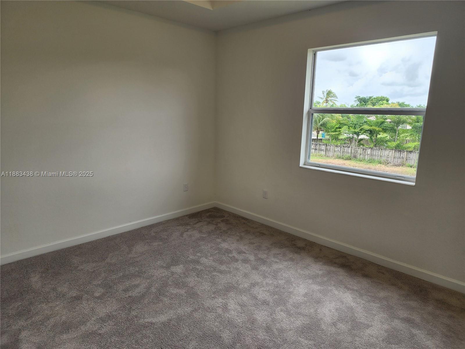 PARADISE PINES - Residential Lease