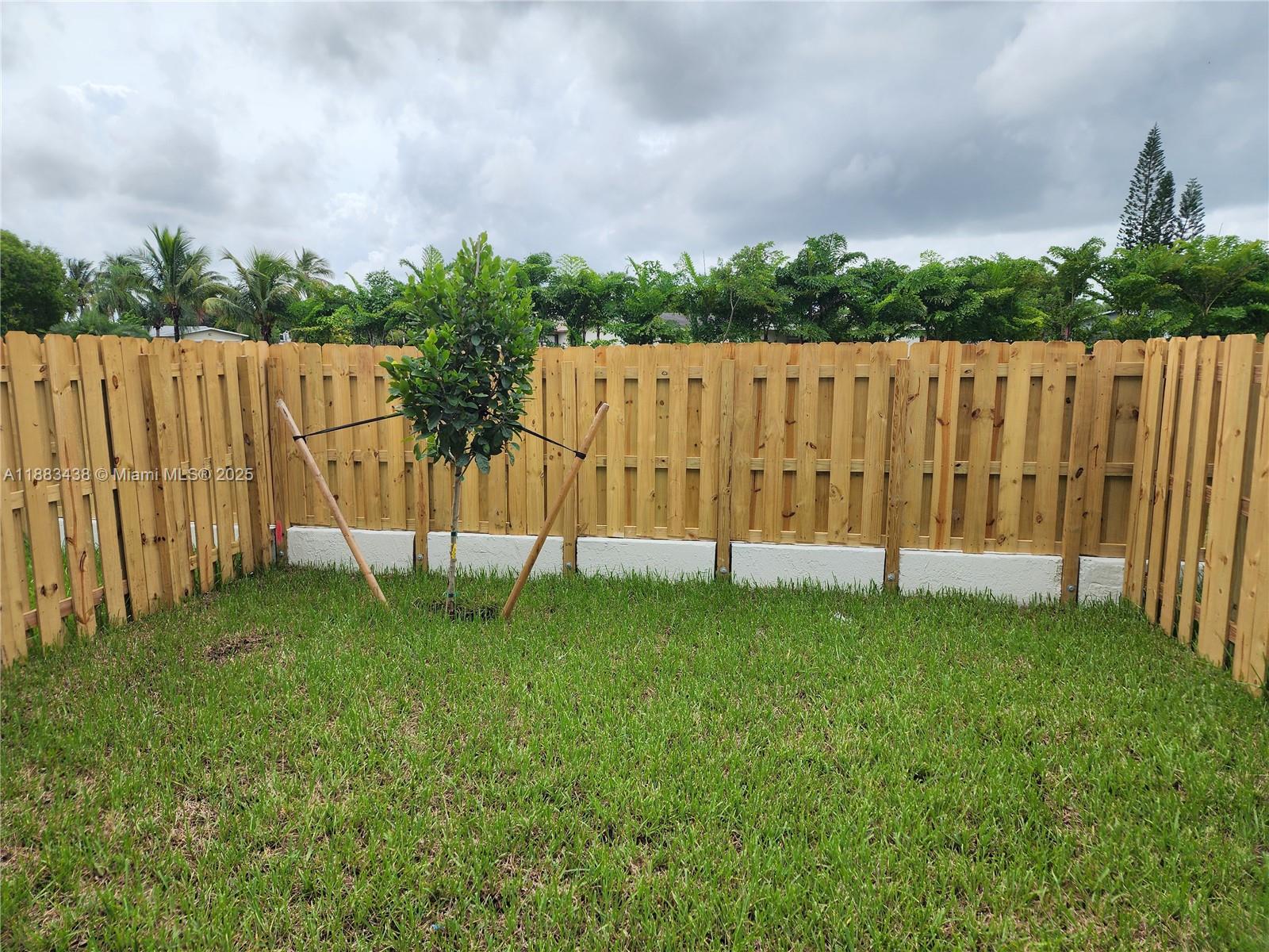PARADISE PINES - Residential Lease